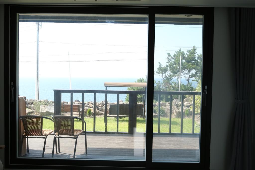 Plumeria Pension Чеджу Екстериор снимка