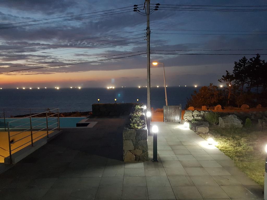 Plumeria Pension Чеджу Екстериор снимка