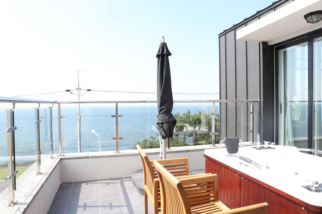 Plumeria Pension Чеджу Екстериор снимка