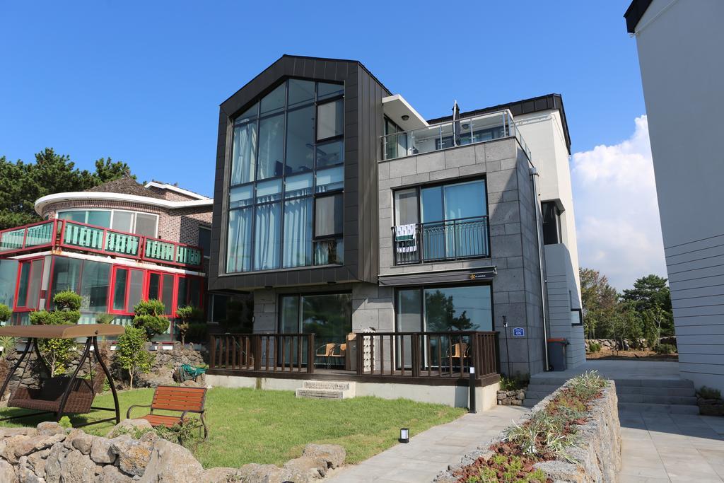 Plumeria Pension Чеджу Екстериор снимка