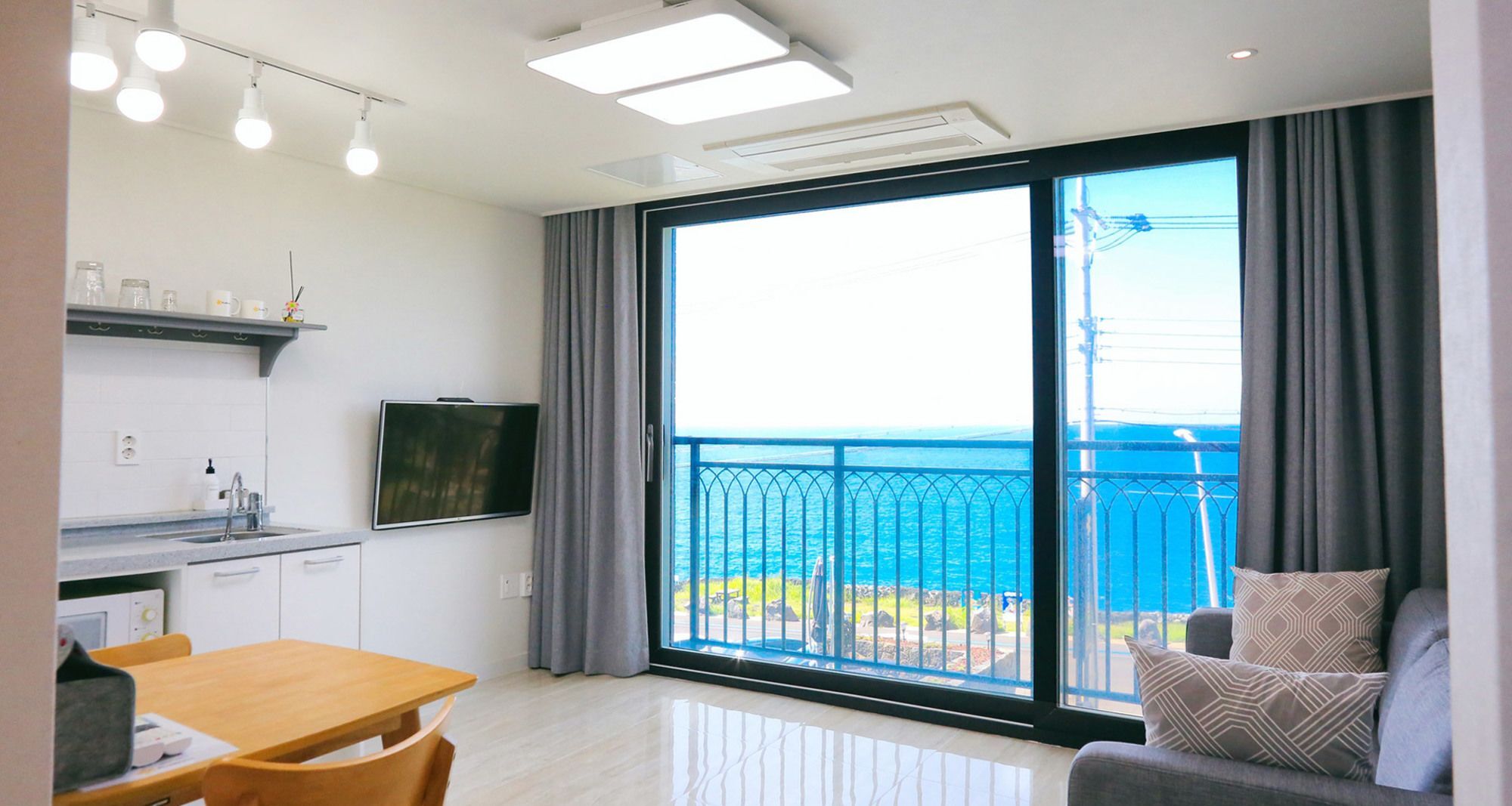 Plumeria Pension Чеджу Екстериор снимка