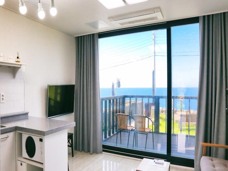 Plumeria Pension Чеджу Екстериор снимка