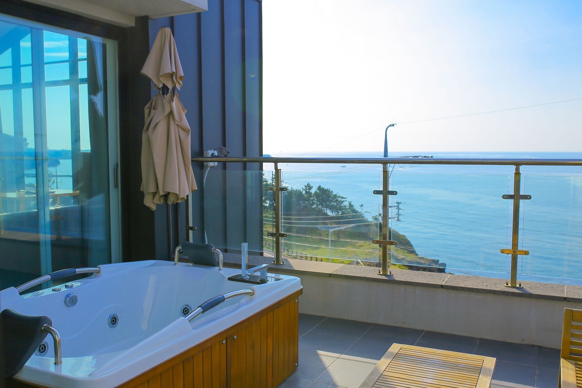 Plumeria Pension Чеджу Екстериор снимка