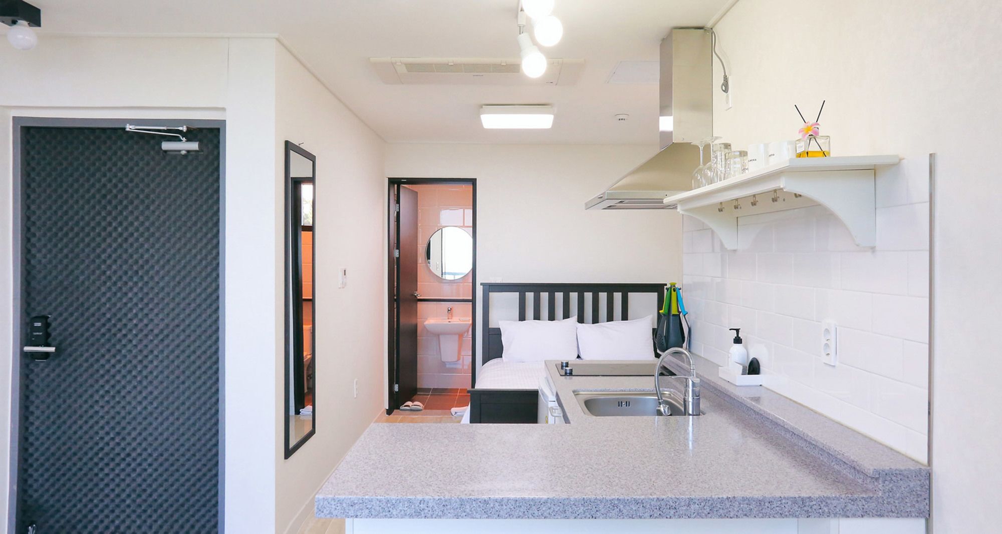 Plumeria Pension Чеджу Екстериор снимка