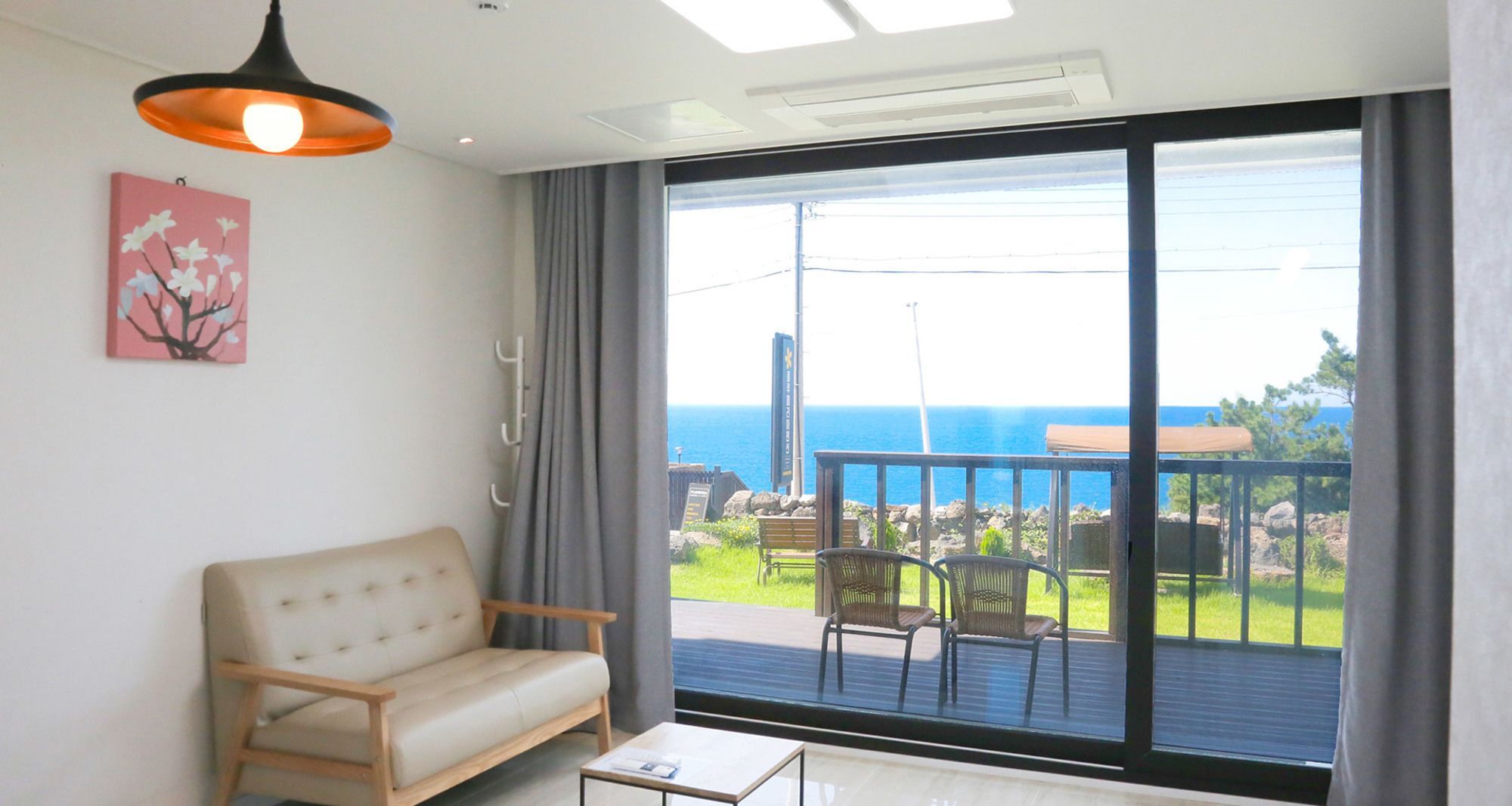 Plumeria Pension Чеджу Екстериор снимка